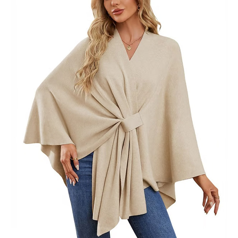 VeluraShawl – Eleganter Poncho mit Schalverschluss und fließender Front