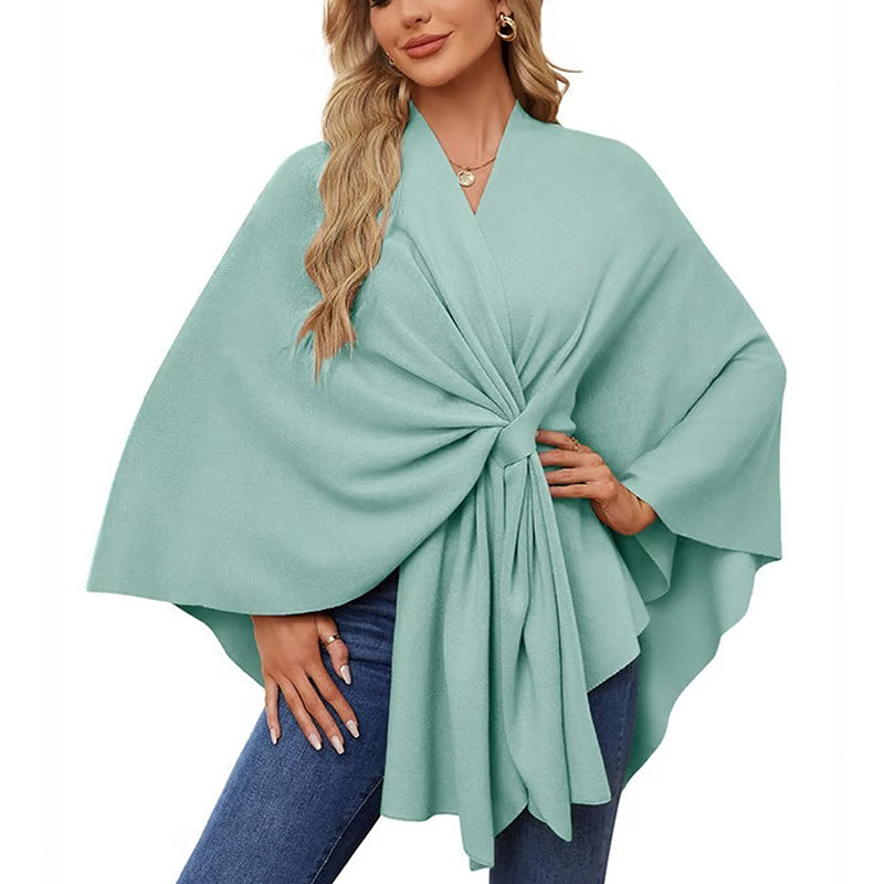 VeluraShawl – Eleganter Poncho mit Schalverschluss und fließender Front