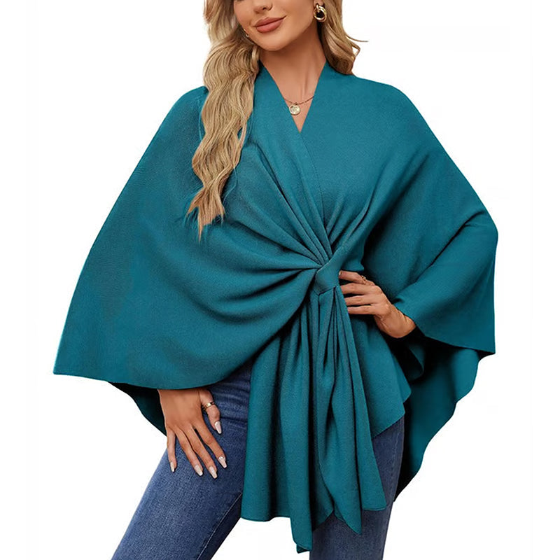 VeluraShawl – Eleganter Poncho mit Schalverschluss und fließender Front