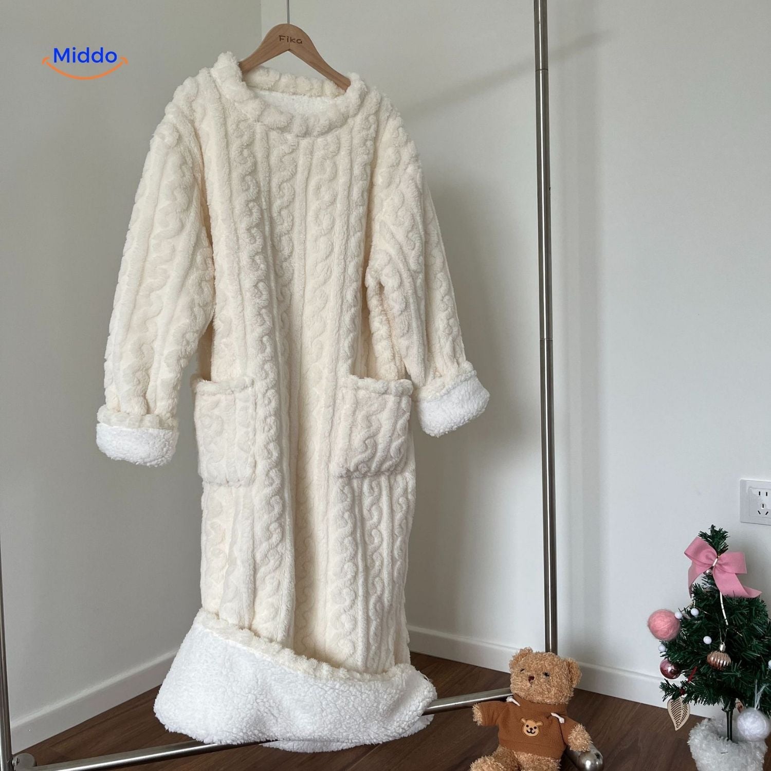 Snugglewear Decken-Kleid™ — Fühl die Wärme, beweg dich frei und genieße endlosen Kuschelkomfort!