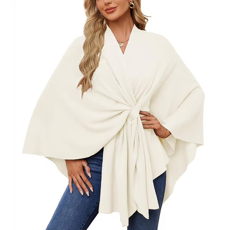 VeluraShawl – Eleganter Poncho mit Schalverschluss und fließender Front