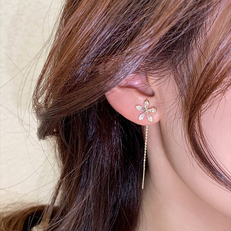 Fleuré™ – Blumenohrhänger mit funkelnden Kristallsteinen