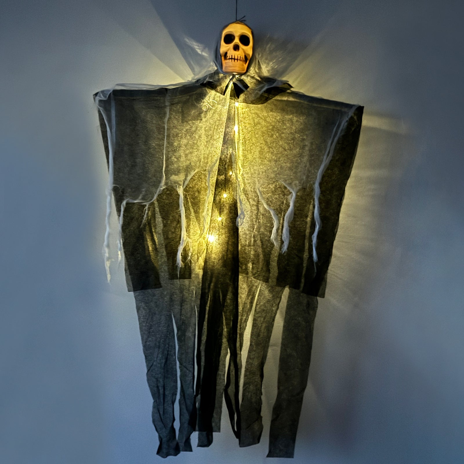 SkullGlow – Die unheimliche Stoff-Schädel-Lampe