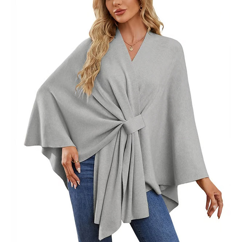 VeluraShawl – Eleganter Poncho mit Schalverschluss und fließender Front