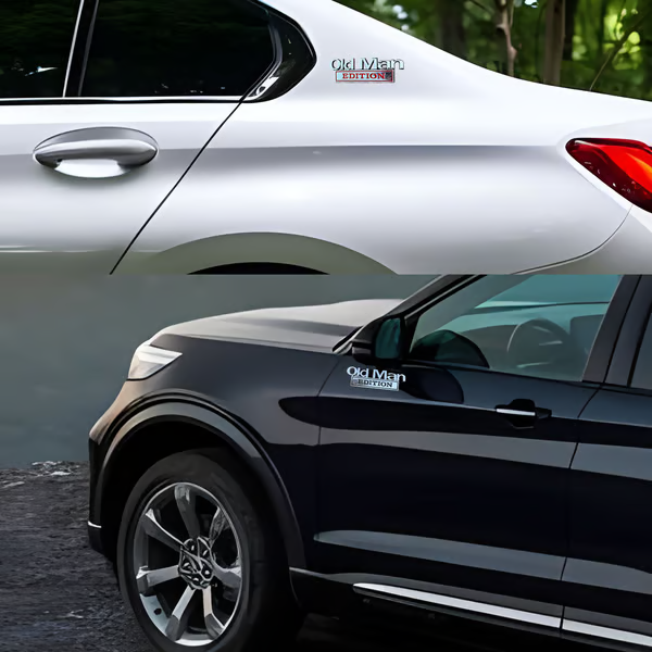 1+1 GRATIS| IronMark Badge – Humorvoler Aufkleber für echte Charakterautos