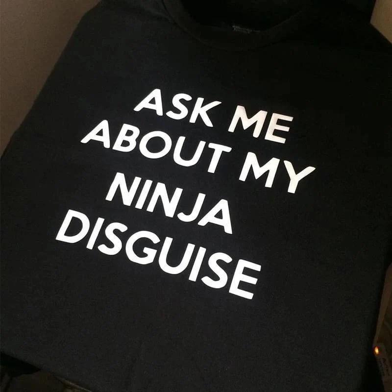 ShadowNinja Tee – Verwandelt dein Shirt in eine Ninja-Maske
