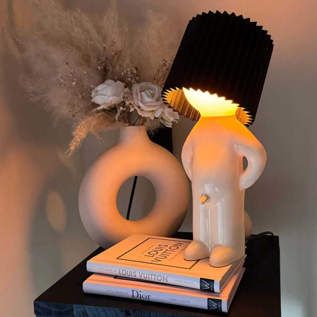 LampenLars – Die frechste Nachttischlampe der Welt