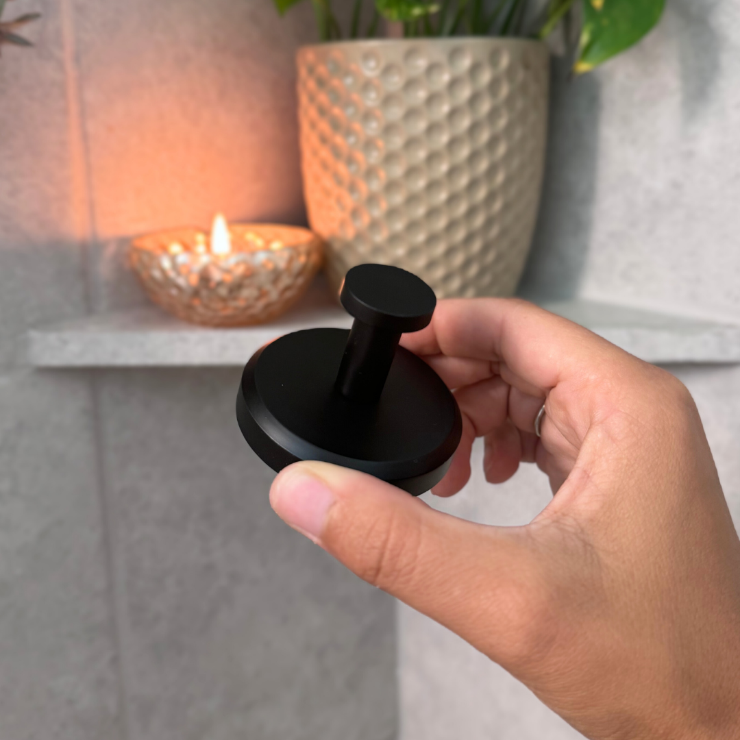 WallGrip Max™ – Unsichtbare Powerhaken für bombensicheren Halt (3 Stück)