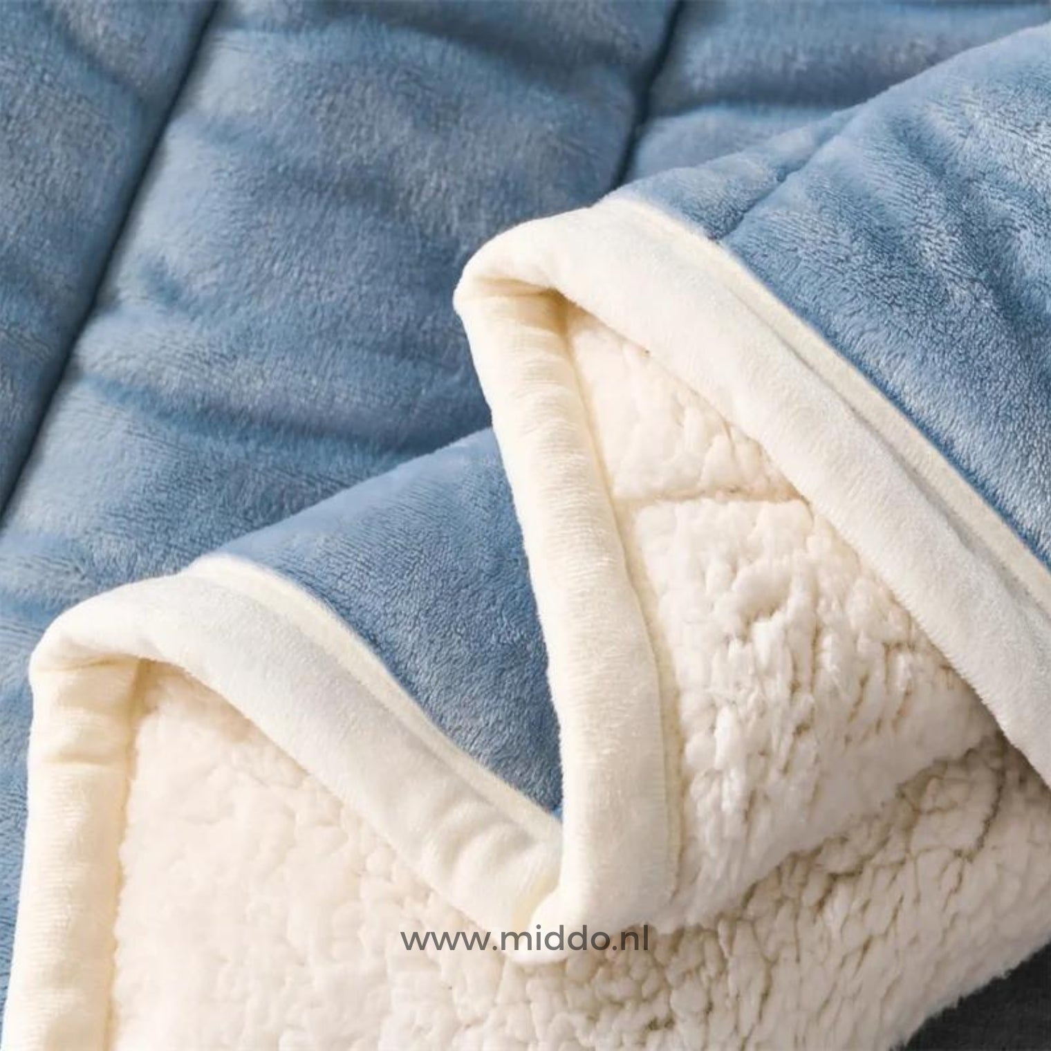 Fluffura – Plüsch Wolldecke | Warm, Weich & Gemütlich für Herbst und Winter