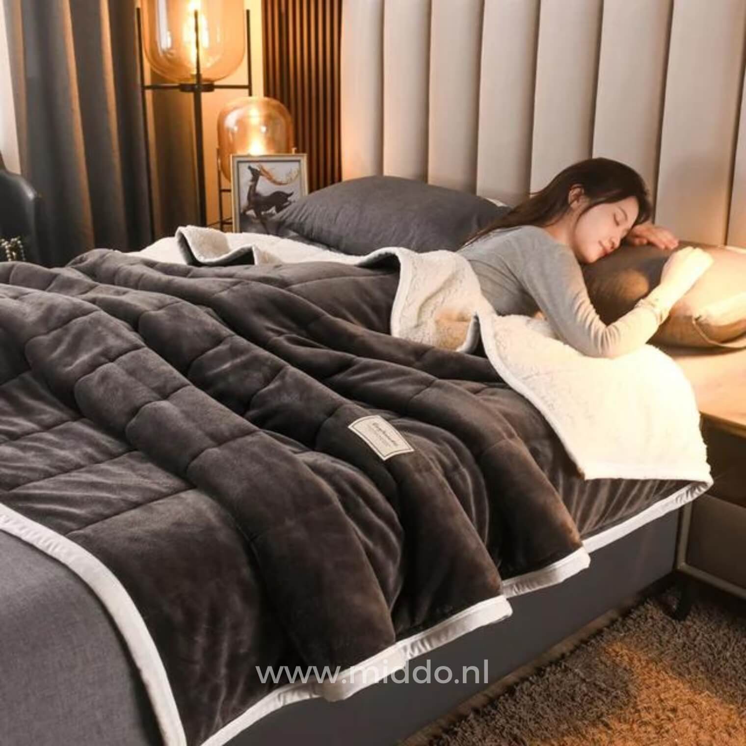 Fluffura – Plüsch Wolldecke | Warm, Weich & Gemütlich für Herbst und Winter