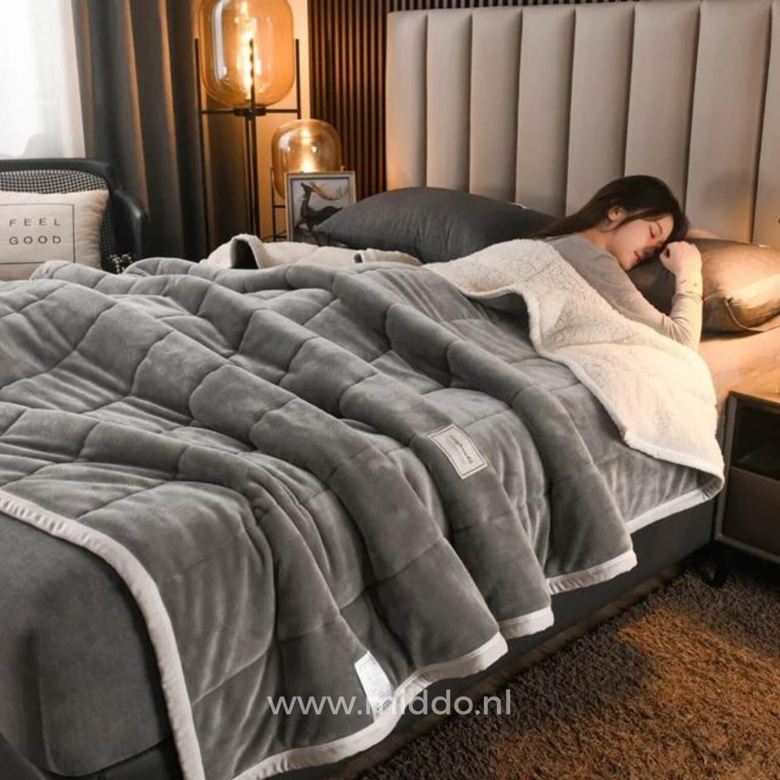 Fluffura – Plüsch Wolldecke | Warm, Weich & Gemütlich für Herbst und Winter
