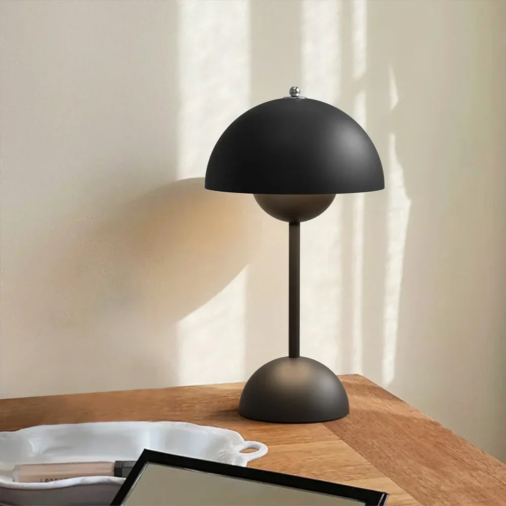 Blumenleuchte VP9 | Minimalistische, wiederaufladbare Lampe für jeden Raum
