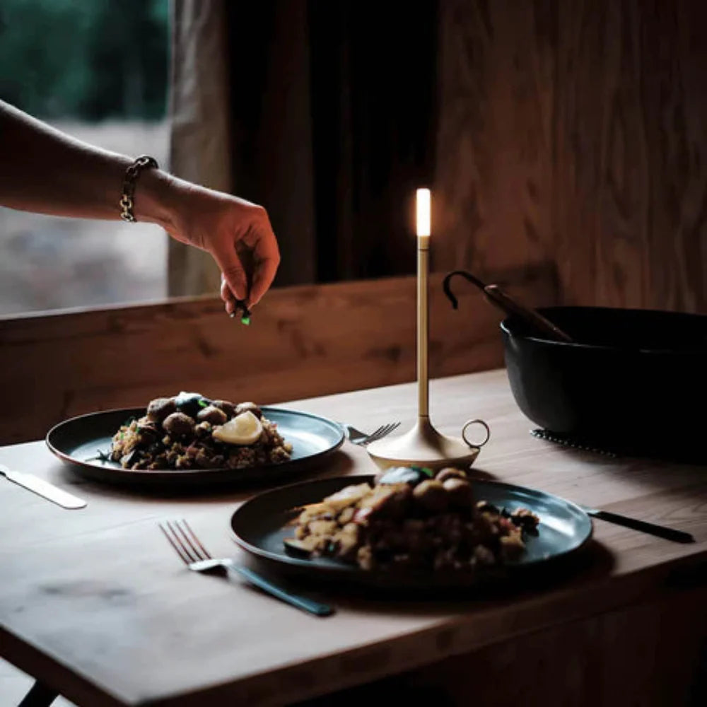 LumiGlow Lantern – Elegantes Licht für jede Gelegenheit