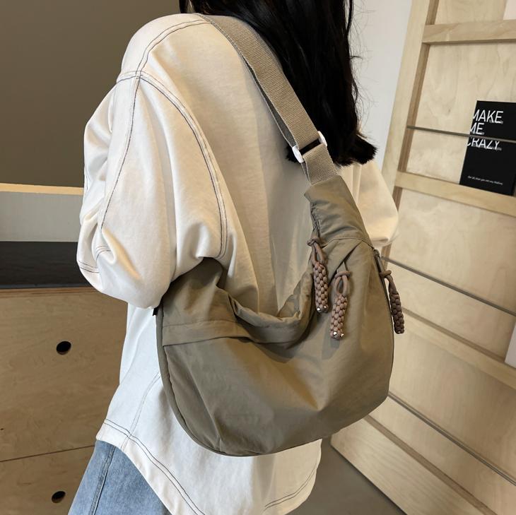 UrbanEase Bag – Leicht, stylisch & immer dabei!