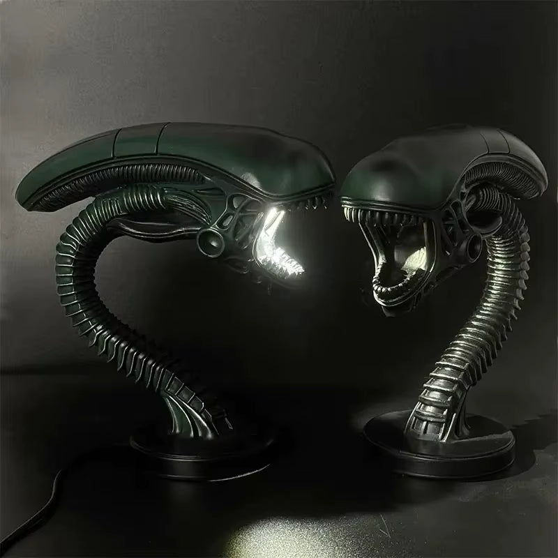 DarkCore Lamp – Dein Schreibtisch wird zum Horror-Highlight