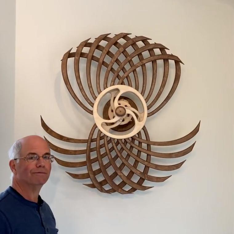 KineWood Art — Handgefertigte kinetische Skulptur aus Holz