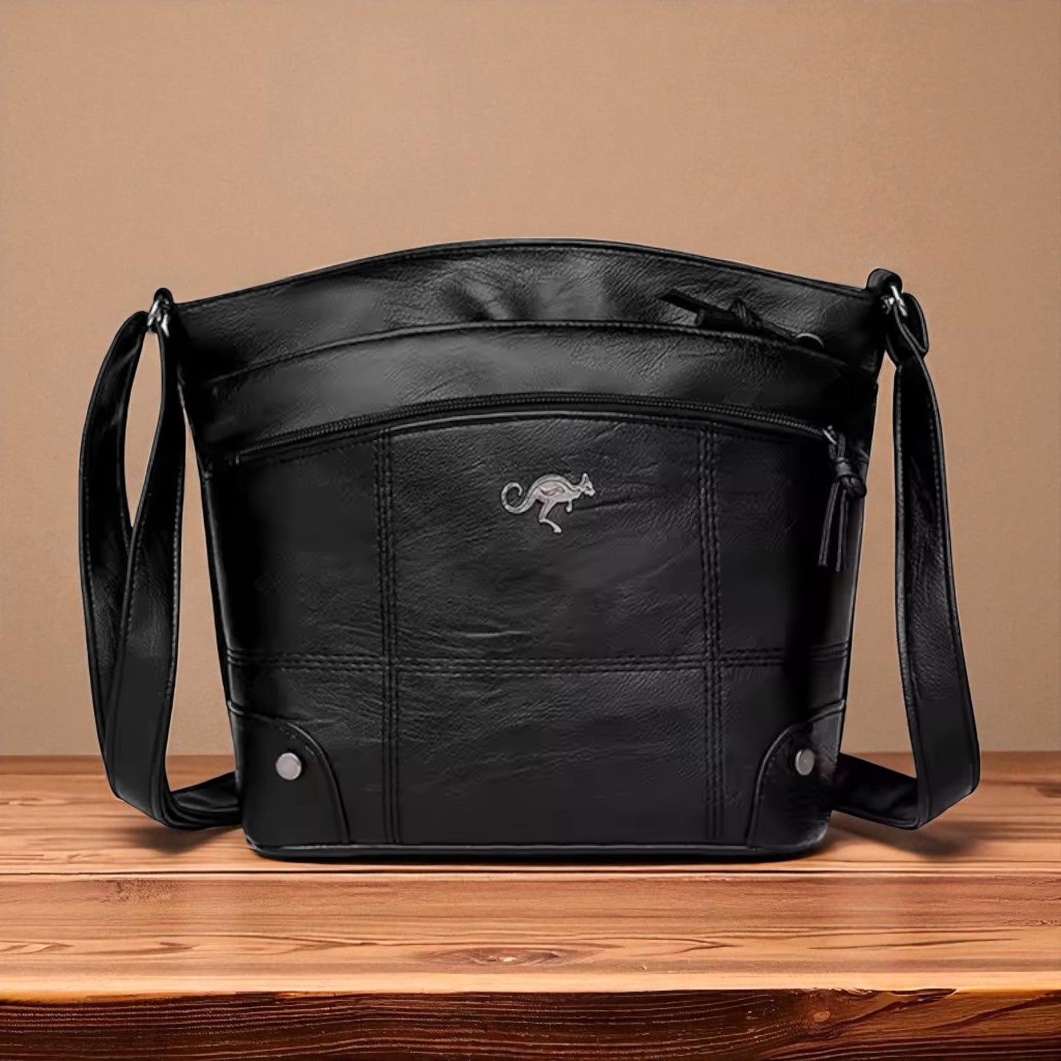 SavinaVogue™ — Besitze ein zeitloses Leder-Ikone, die mit jeder Geschichte beeindruckender wird