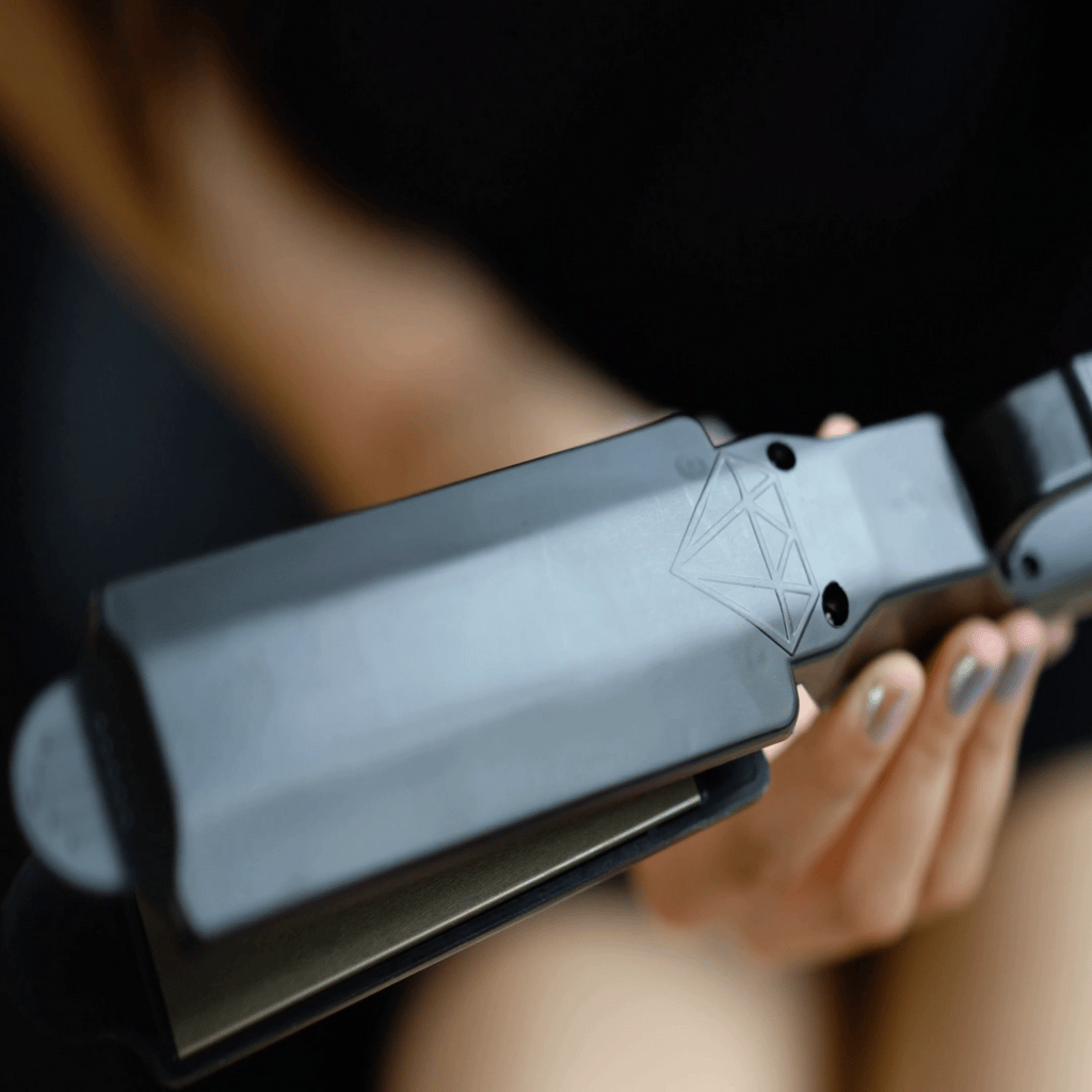 GlanzMeister Pro — Spiegeleffekt-Haare in nur 60 Sekunden