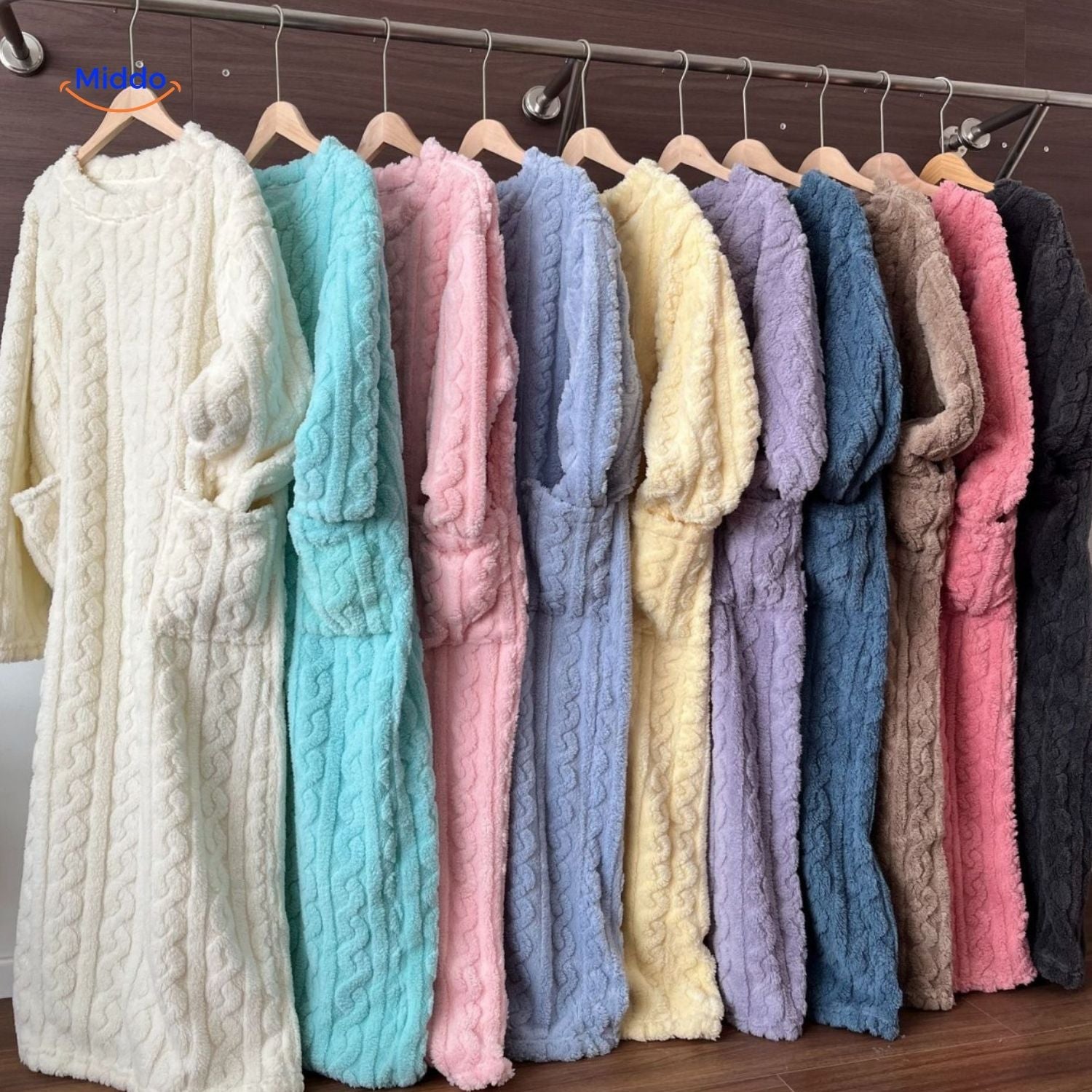 Snugglewear Decken-Kleid™ — Fühl die Wärme, beweg dich frei und genieße endlosen Kuschelkomfort!